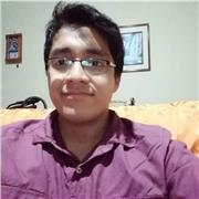 un profesor de matemáticas proactivo, dinámico, y que se hace entender muy rápido con los estudiantes